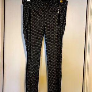 Extremely soft leggings from Poland. Classy accents create a posh, unique look.